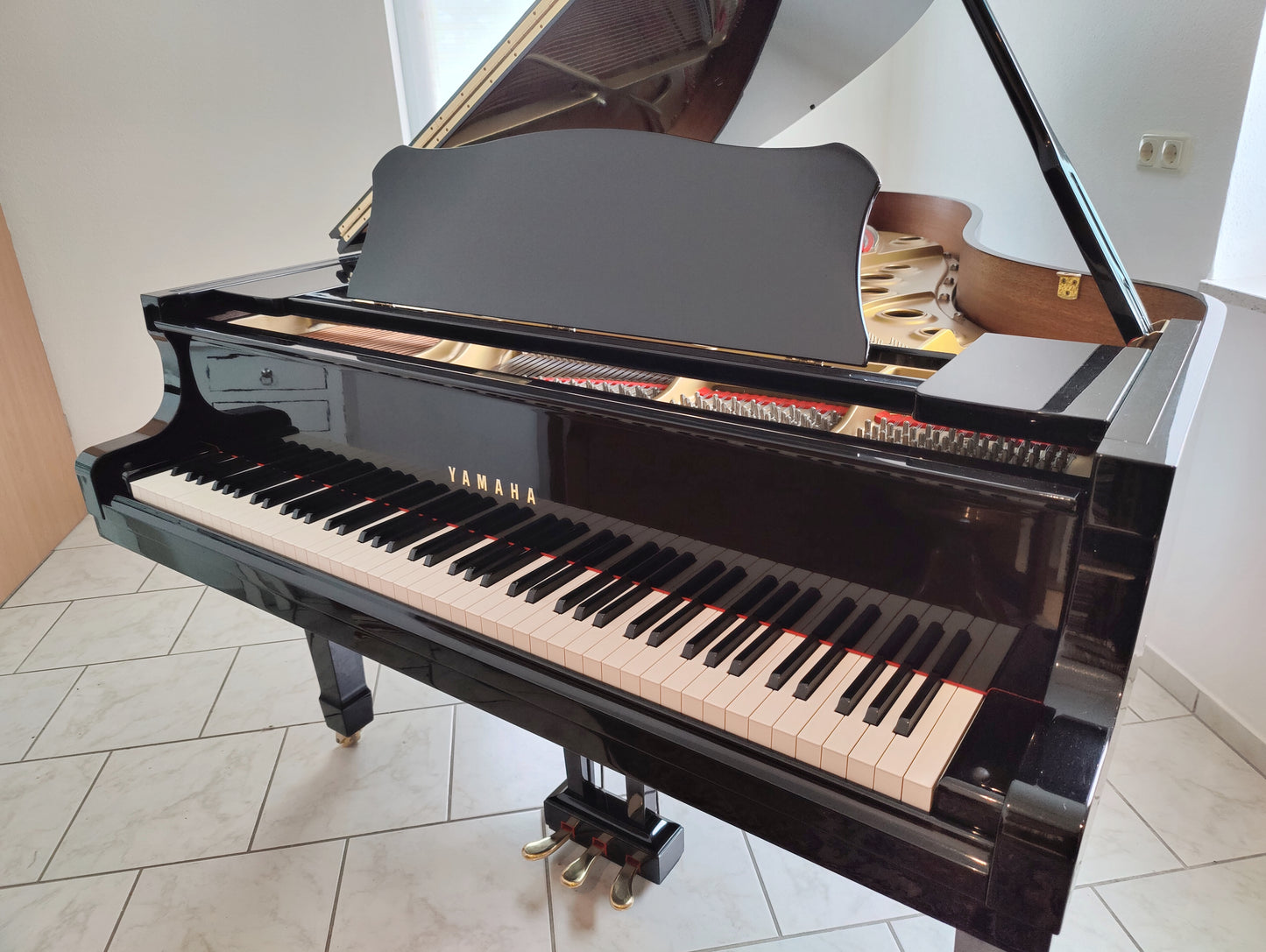 Yamaha C5 Flügel