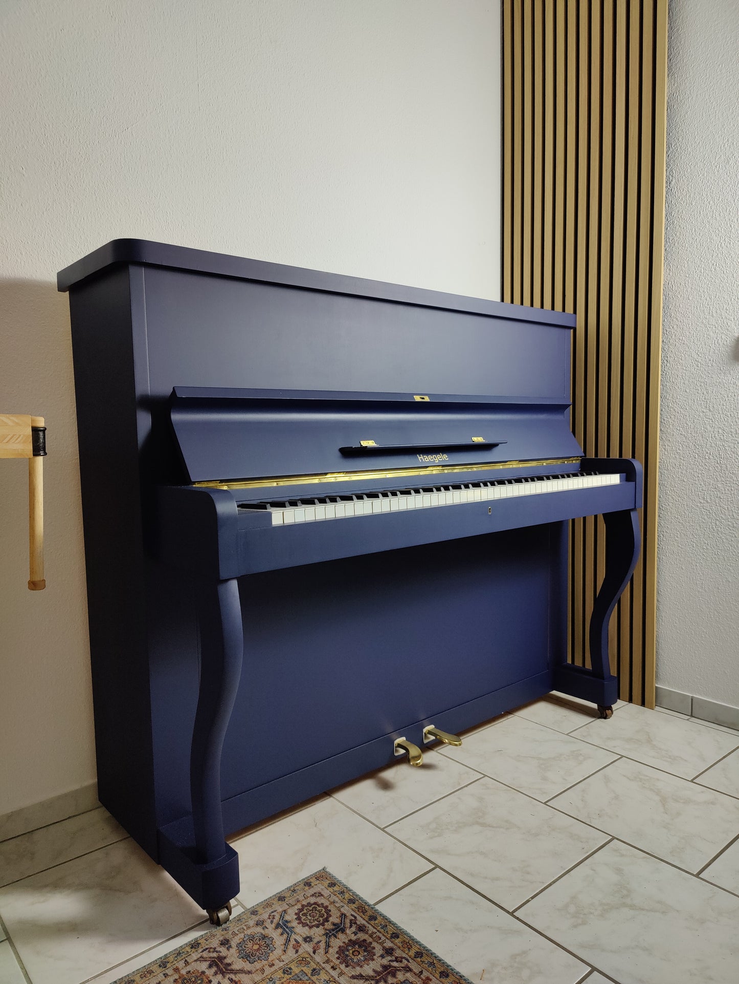 Haegele Klavier Midnight Blue