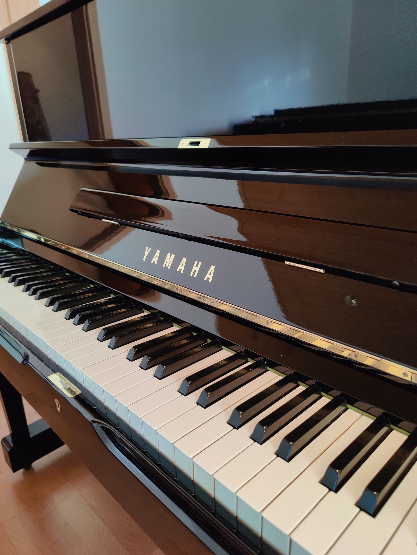 Yamaha U1 Klavier