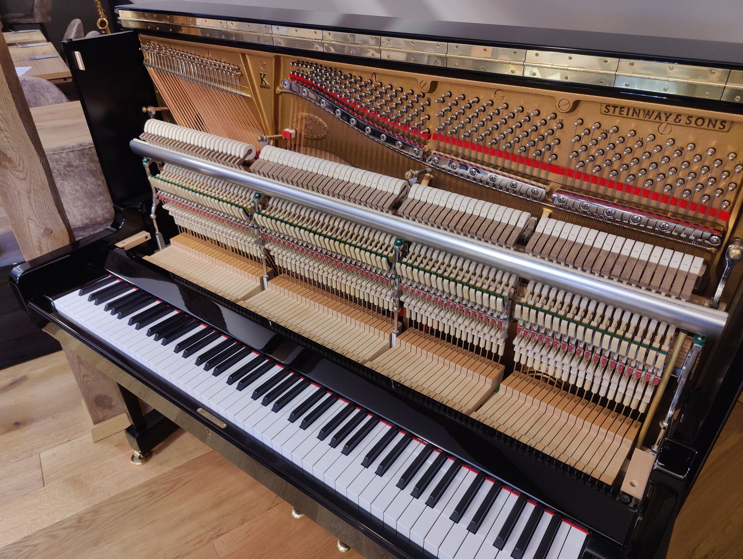 Steinway K-132 Klavier - Wenig gespielt, BJ 2016 mit MwSt