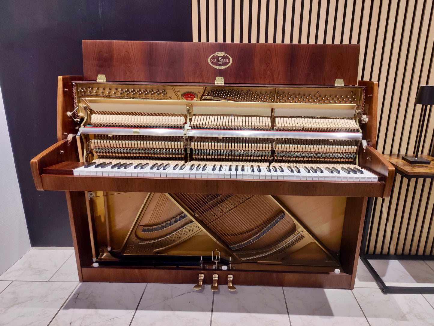 Schimmel Klavier