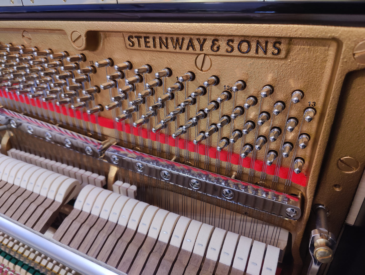 Steinway K-132 Klavier - Wenig gespielt, BJ 2016 mit MwSt