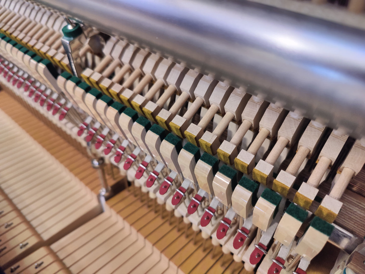 Steinway K-132 Klavier - Wenig gespielt, BJ 2016 mit MwSt