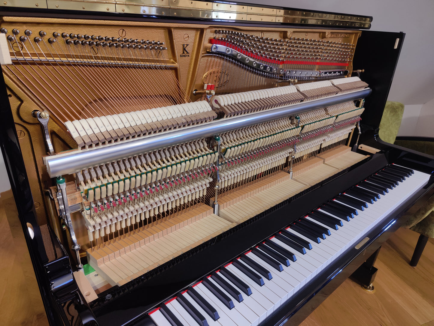 Steinway K-132 Klavier - Wenig gespielt, BJ 2016 mit MwSt