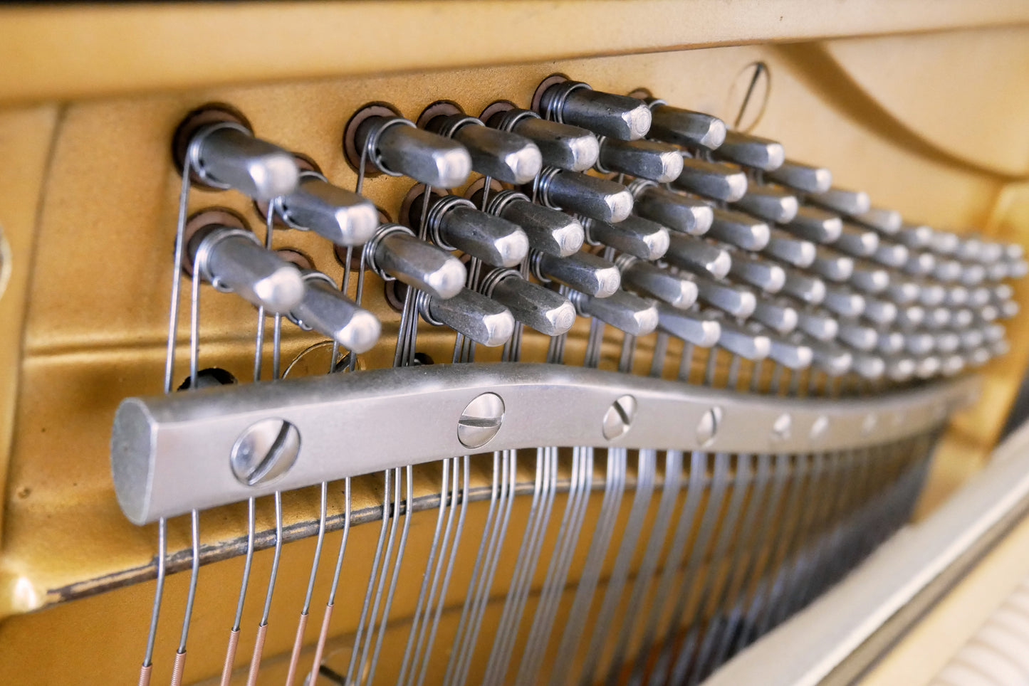 Yamaha UX Klavier schwarz 131cm