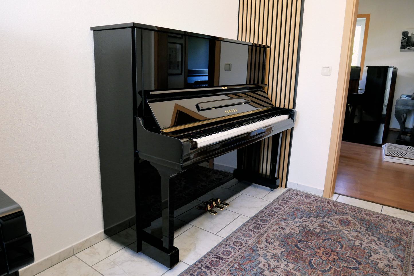 Yamaha U3 Klavier schwarz 131cm