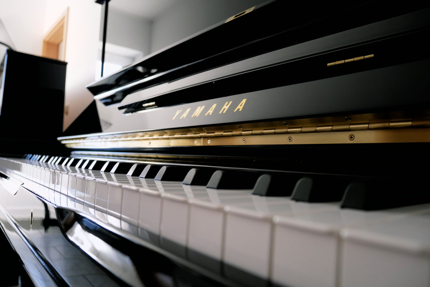 Yamaha U3 Klavier schwarz 131cm