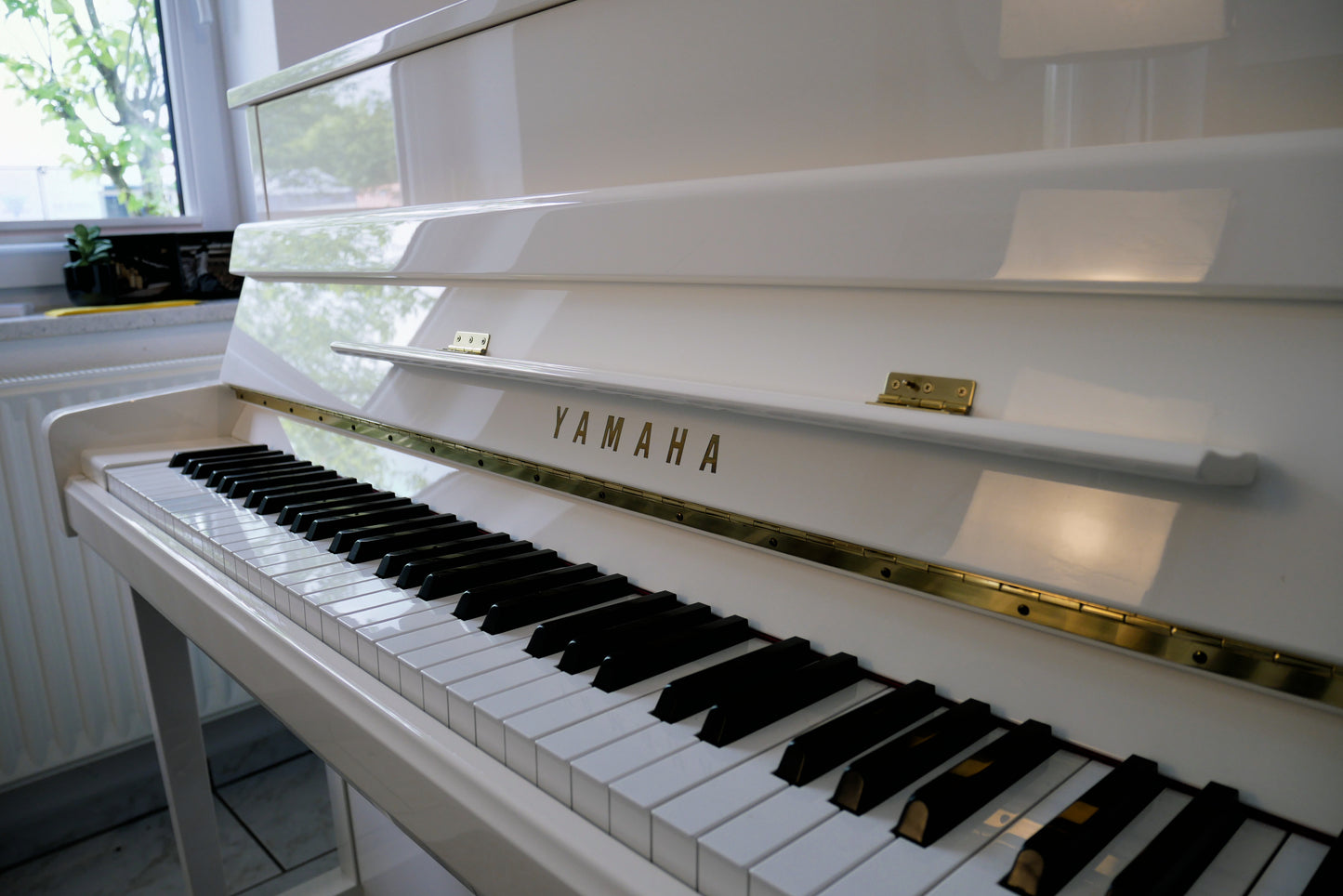 Yamaha B2 PWH in weiss BJ. 2011