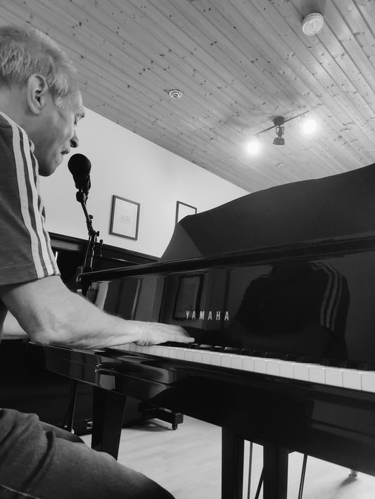 Wohnzimmerkonzert mit Pianist Sergej Hotelet