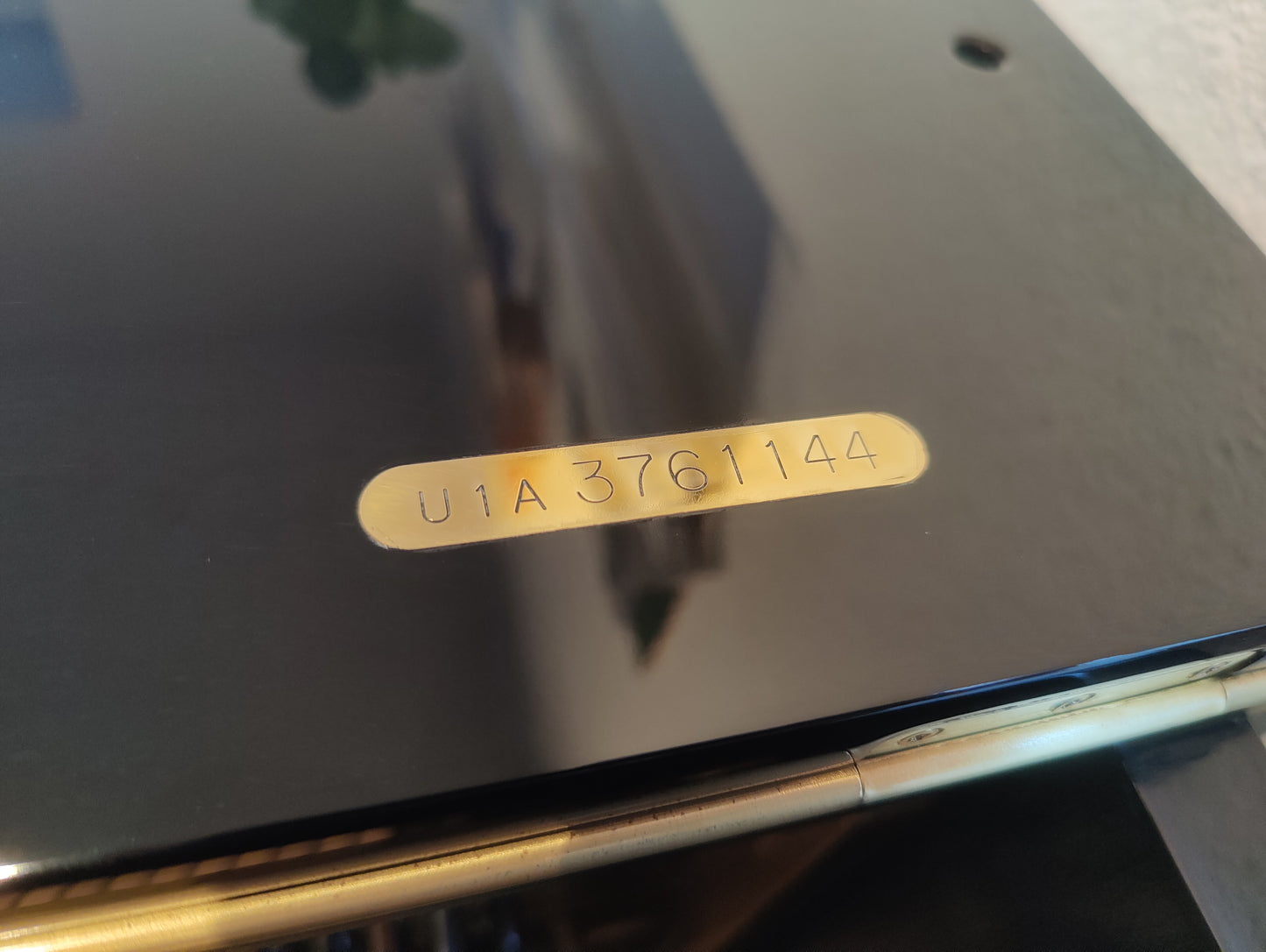 Yamaha U1 Klavier in schwarz 121cm Bj.1983