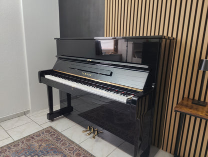 Yamaha U1 Klavier in schwarz 121cm