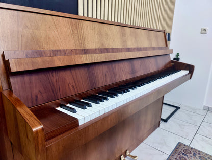 Schimmel Klavier