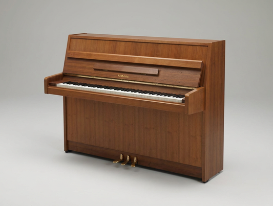 Yamaha Modell C104 Klavier