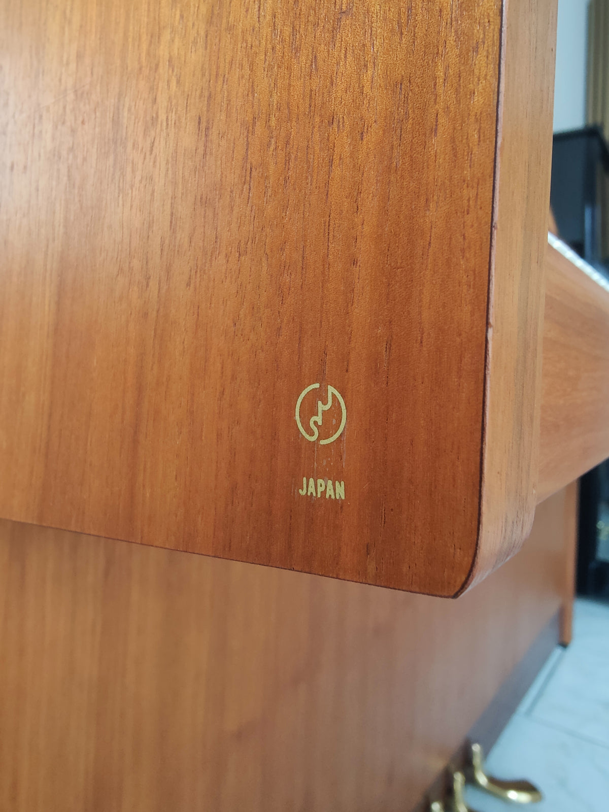 Yamaha Modell C104 Klavier